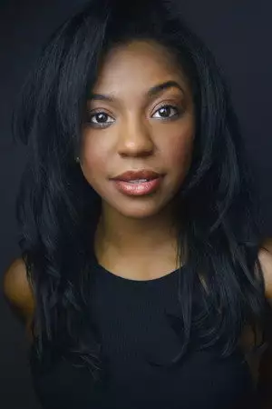 Liv Symone